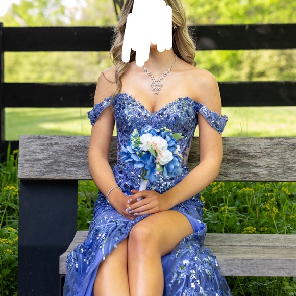 Ellie Wilde Prom Dress - Picture 5 of 7